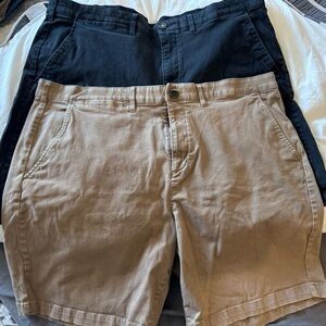Jachs Men's Black and Tan Flat Front Shorts